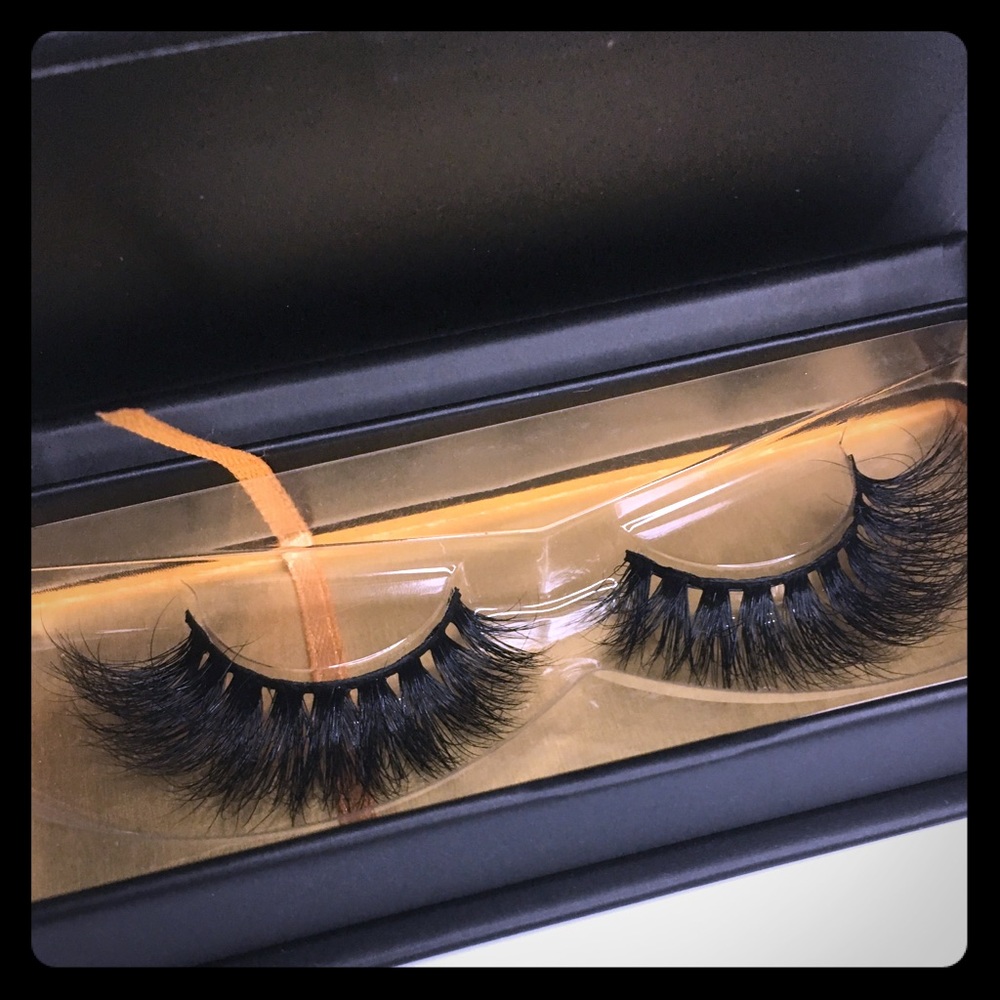 Lucky Lash Volume Lashes